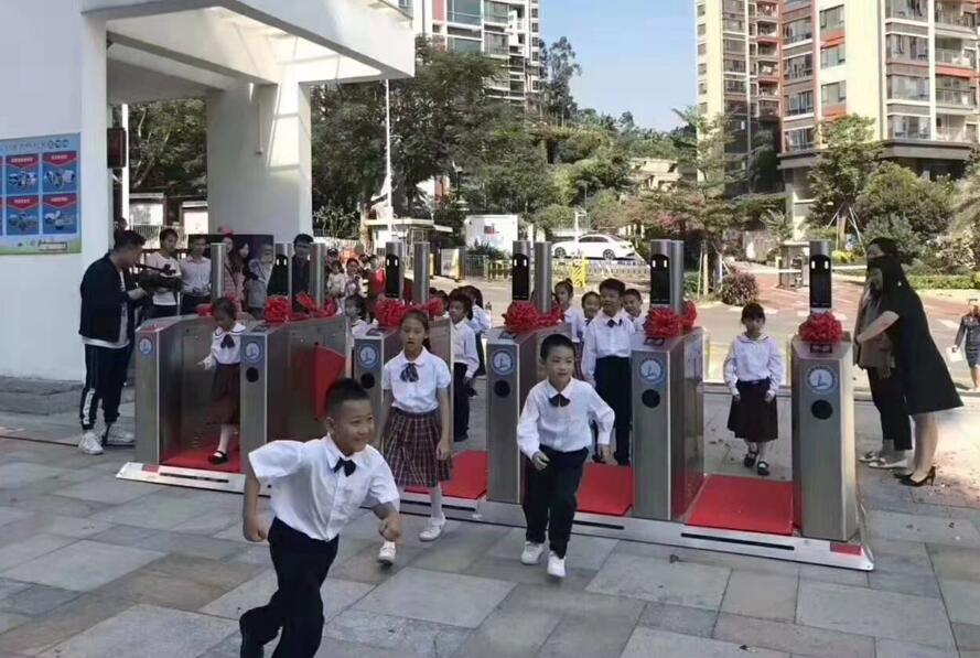 夜夜爽日日澡人人添