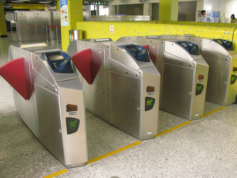 夜夜爽日日澡人人添